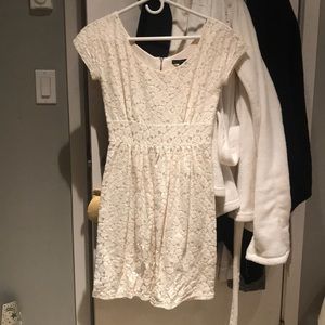 banana republic white lace dress.